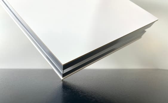 Гибкие решения для перегородок: баланс между разделением пространства и доступом в чистых помещениях.