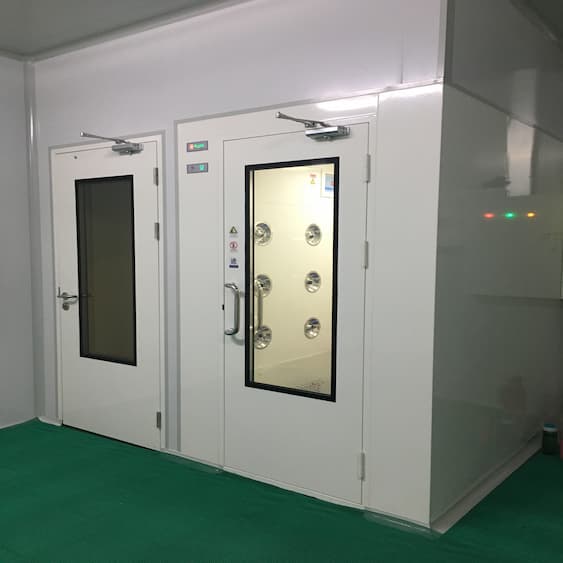 Компания Wonclean представляет необходимое оборудование для чистых помещений: передаточный бокс и воздушный душ.